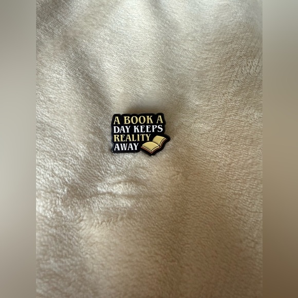 Accessories - Enamel Pin - "A Book A Day Keeps Reality Away" Black & Gold